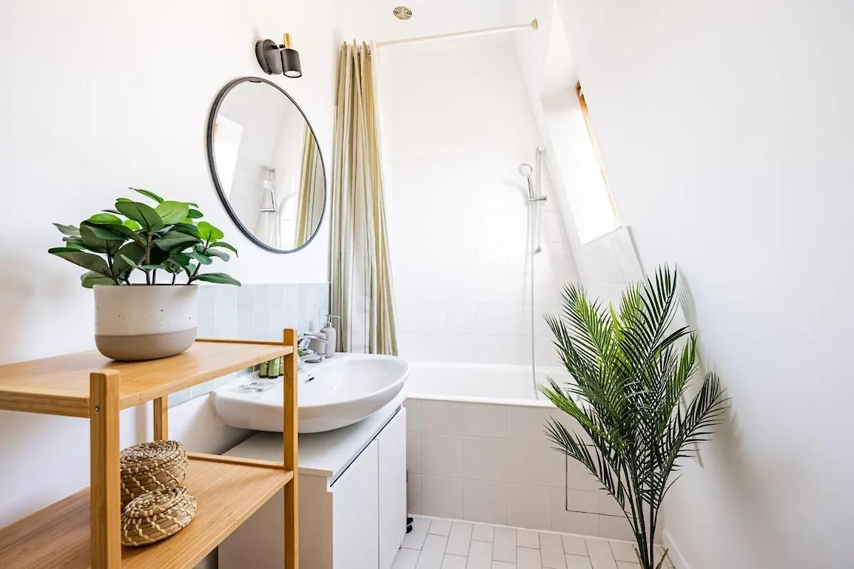 Apartment 1 Bedroom # Paris 14 # Alesia 0*,  Γαλλία
